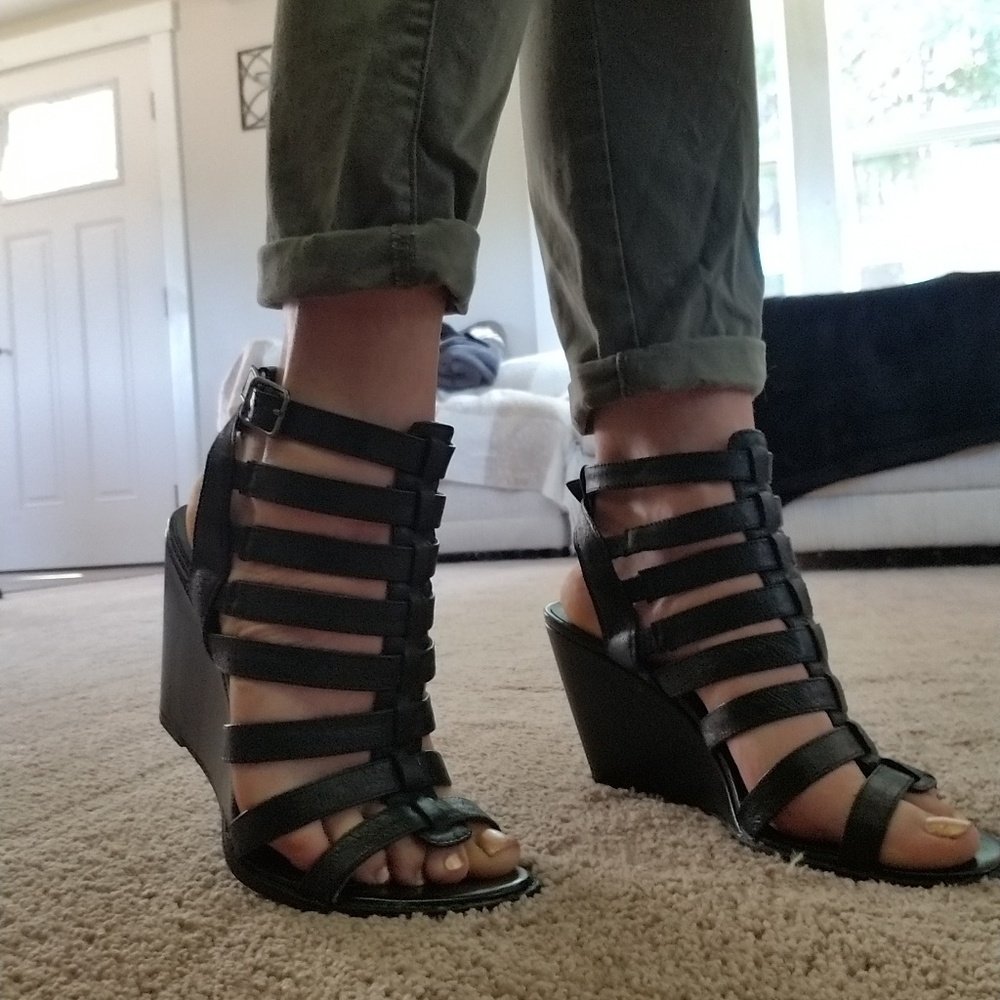 Nine west strappy wedge. Size 8